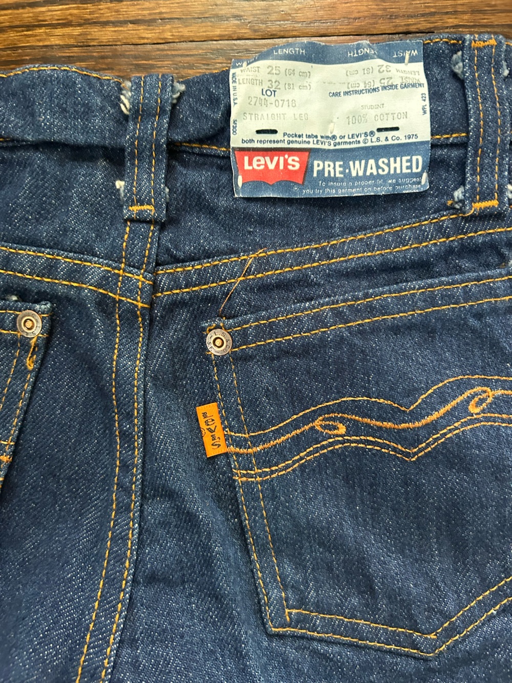 Vintage orange tab Levi’s with tag size 25 straight